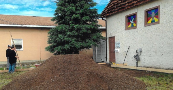 St. Patrick's Transforms Churchyard into Prayer Labyrinth