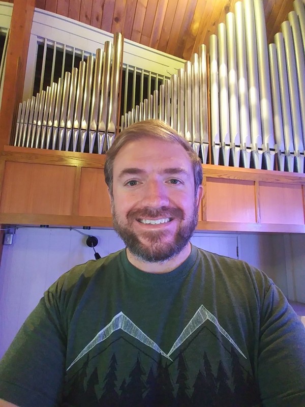 Welcome to our Sunday Organist!