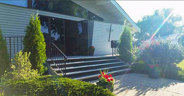 St. Thomas', Sherwood Park Seeks Rector