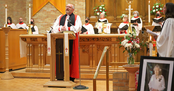 Diocese Holds Memorial Service