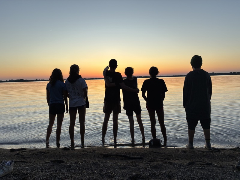 High School Mission Team Leads Worship