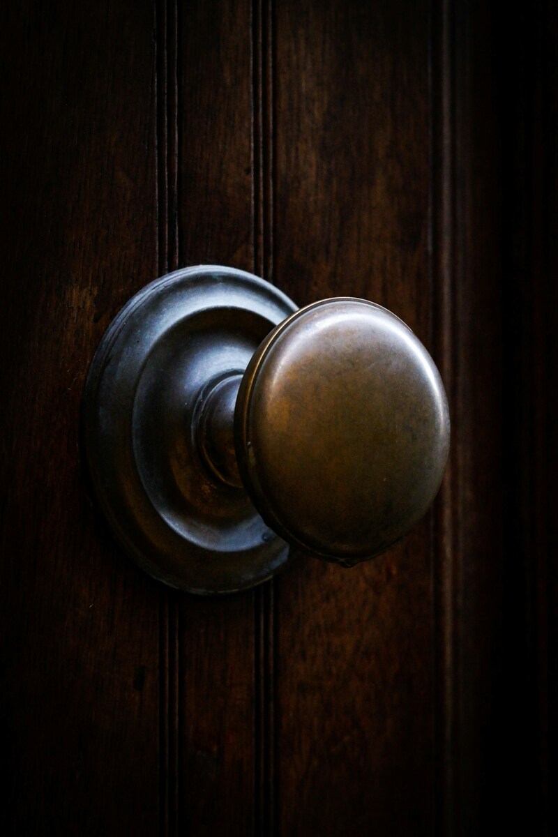 The King Is Knocking At Your Door
