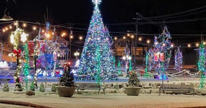 Christmas on Main Parade 