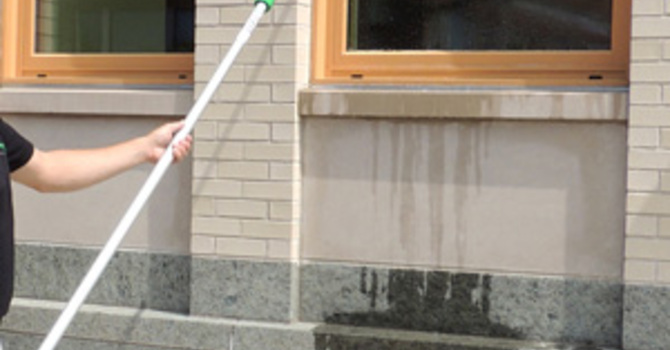 Exterior Residence Window Washing