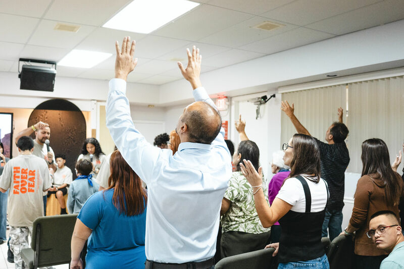 Faith Over Fear - Fe Sobre el Temor