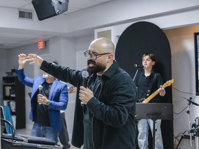 No Te Preocupes, Adora.