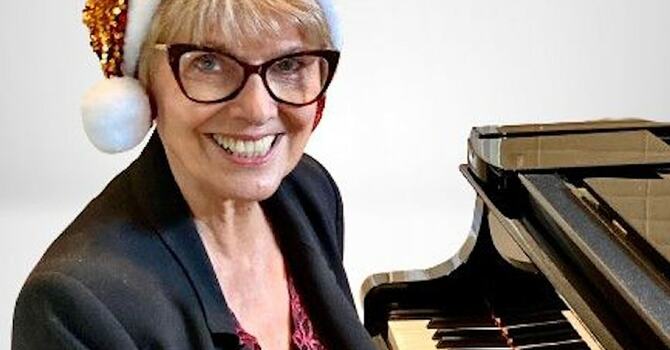 Gloria's Christmas Singalong!