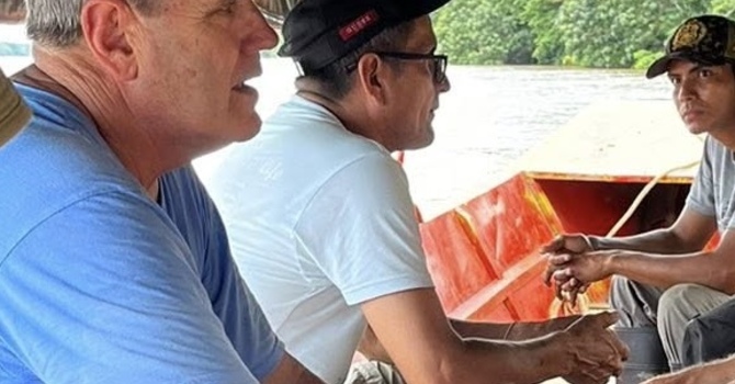 Pastor of the Week: John Crowe image