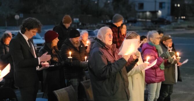 Outdoor Family Christmas Eve Worship