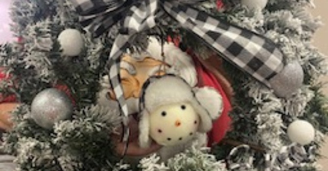 Ladies F5 Wreath Making image