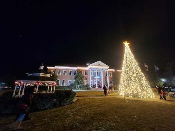 OB CHRISTMAS TREE LIGHTING