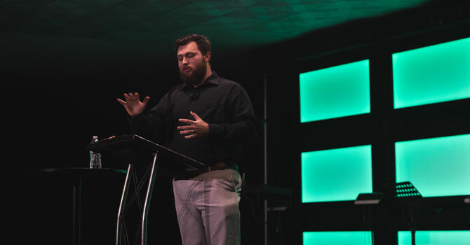 Enseñanza sobre un resumen de 9 características de una iglesia saludable