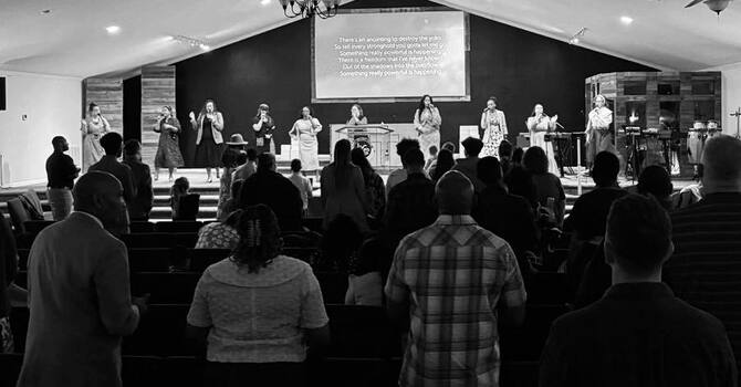 9:30 & 11AM WORSHIP SERVICES