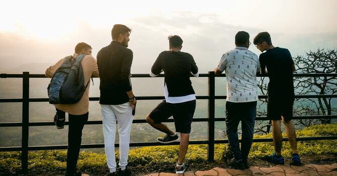 Who Do You Hang With?