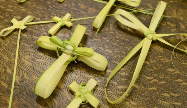 Palm Cross Folding