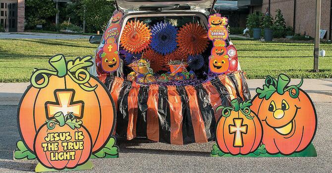 “Trunk ‘r Treat”