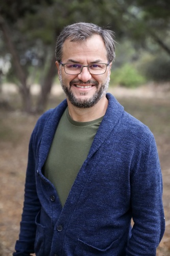 Dr. Manrique Salazar