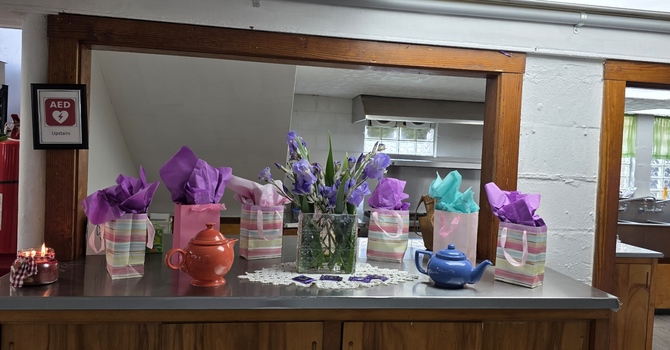 Friendship Tea brings out many friends image