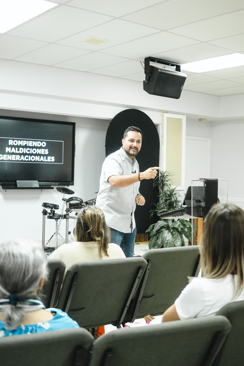 Rompiendo Maldiciones Generacionales