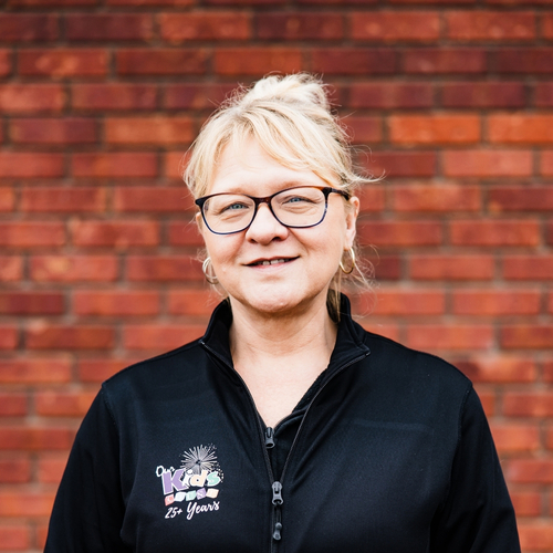 Traci Lyons
