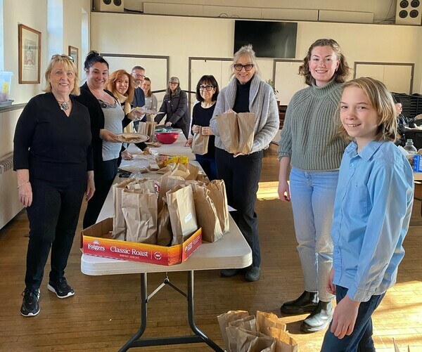 Lunch Packing for Those in Need