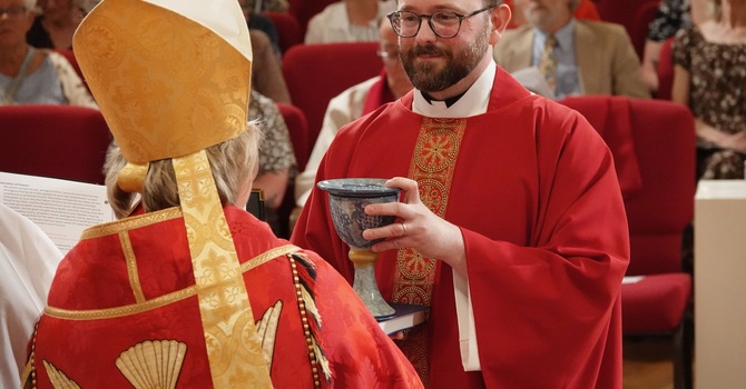 Dean Chris Welcomes the Reverend Dr. Charles Meeks as Honourary Assistant Priest image