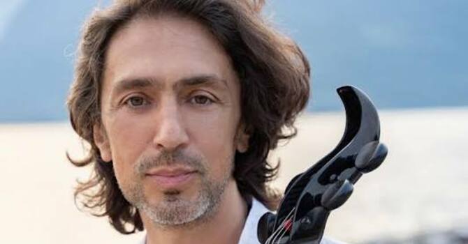 Ian Maksin Cello Performance