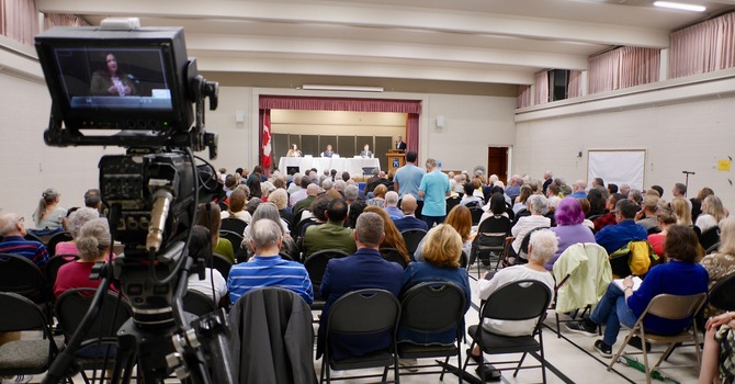 Photos from Burlington Mayoral Debate October 1, 2026.