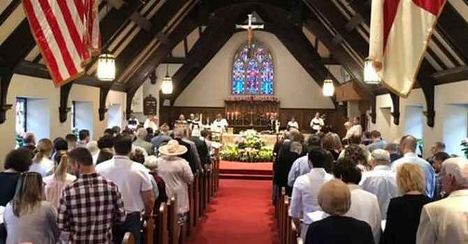 Sunday 8:00 am Service Traditional Holy Communion 