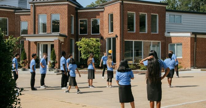 Basketball - Varsity Girls & Boys 